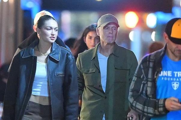 Siêu mẫu từ chối hẹn hò Leo DiCaprio để tìm hiểu tài tử đã có con riêng-4