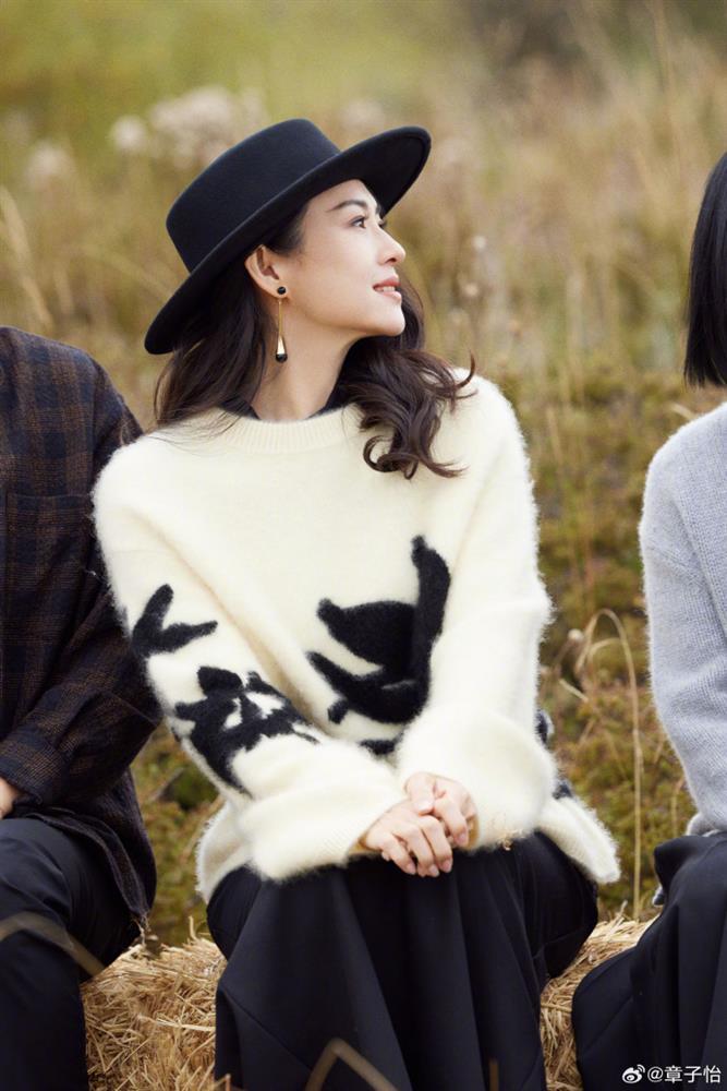 Nhan sắc đẹp ngỡ ngàng của chị đại Chương Tử Di ở tuổi U50-8