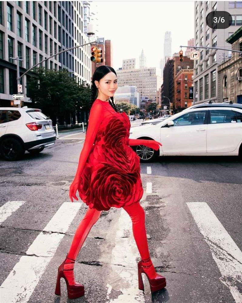 Ninh Dương Lan Ngọc thả dáng với đầm hở lạ, gây chú ý giữa khu phố Tây-7