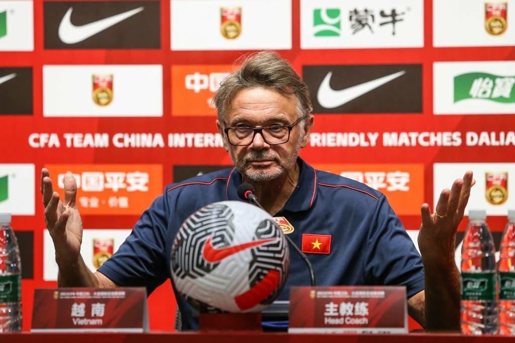 HLV Troussier nhận tuyển Việt Nam có một trận đấu thành công-1