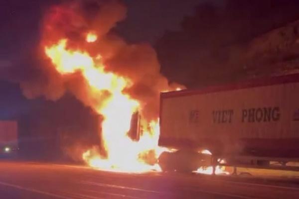 Gom 6 tấn nội tạng động vật bốc mùi về sơ chế, bán kiếm lời-2