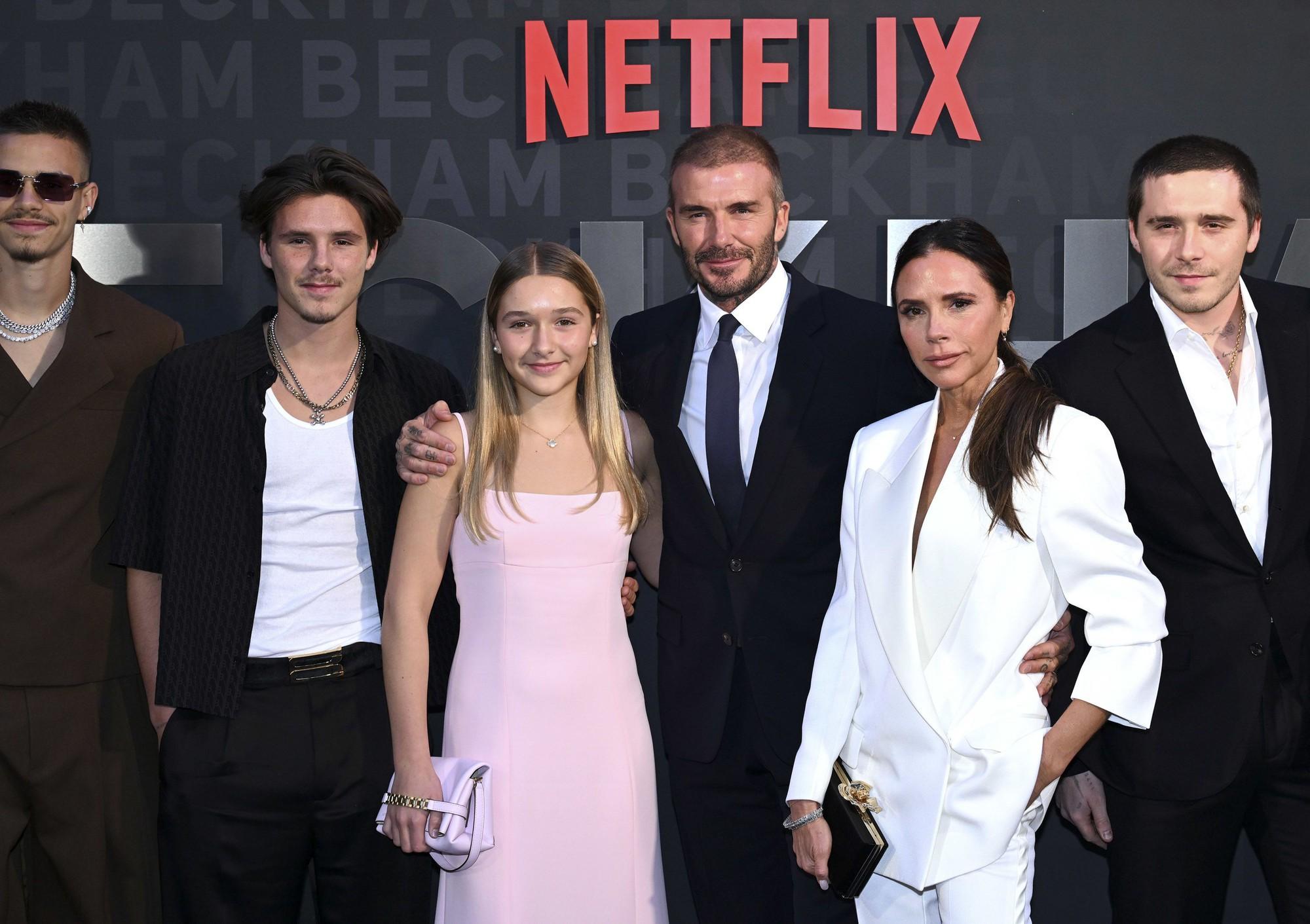 Từ gia đình Beckham, Taylor Swift đến Harry - Meghan: Được gì khi tiết lộ đời tư trên phim tài liệu?-1