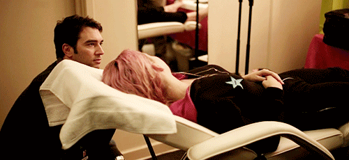 Từ gia đình Beckham, Taylor Swift đến Harry - Meghan: Được gì khi tiết lộ đời tư trên phim tài liệu?-5