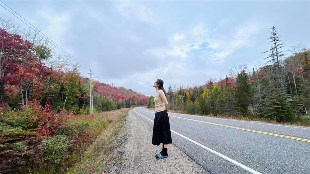 Vợ chồng Huỳnh Đông rời showbiz, định cư nước ngoài: Đi phượt bằng ô tô-5