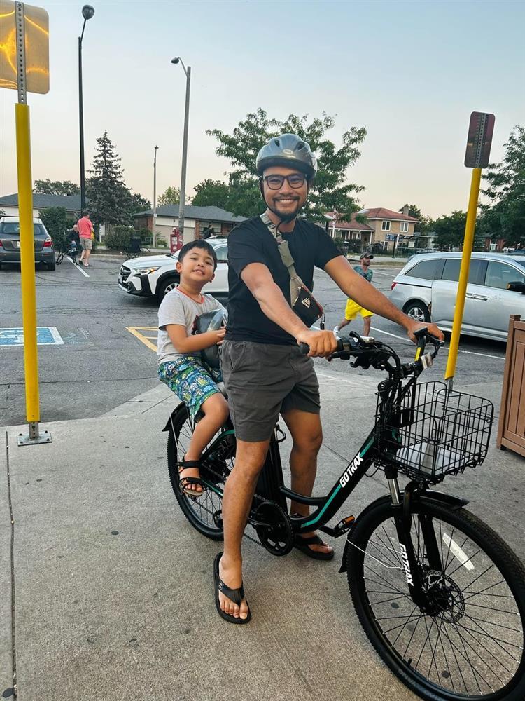 Vợ chồng Huỳnh Đông rời showbiz, định cư nước ngoài: Đi phượt bằng ô tô-9