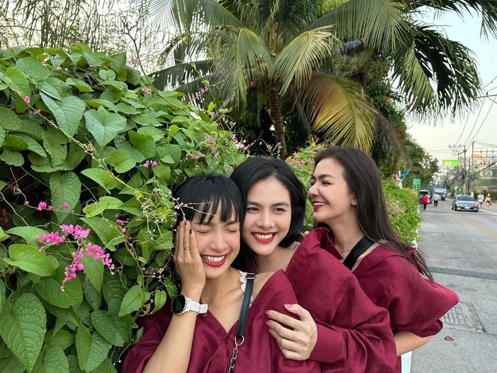 Vợ chồng Huỳnh Đông rời showbiz, định cư nước ngoài: Đi phượt bằng ô tô-11