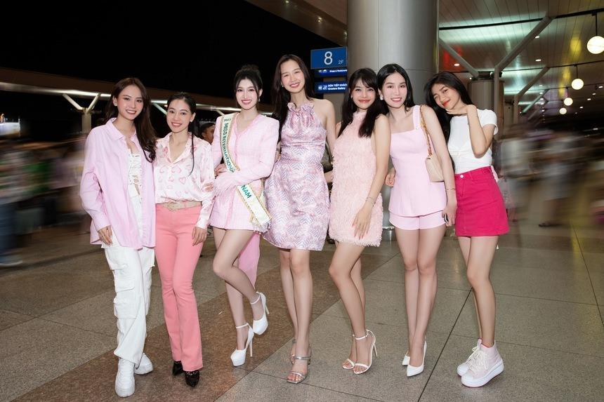 Dàn Hoa - Á hậu đổ bộ sân bay tiễn Phương Nhi sang Nhật Bản thi Miss International 2023-2
