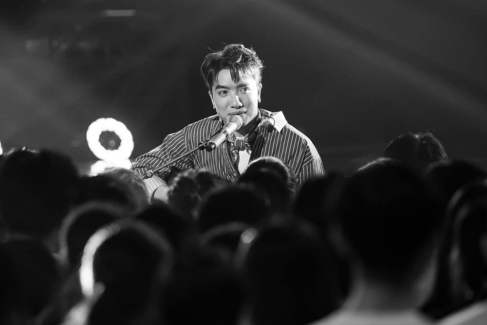 Người kể chuyện của Vietnam Idol nghỉ học vì nghèo, từng làm phục vụ-5