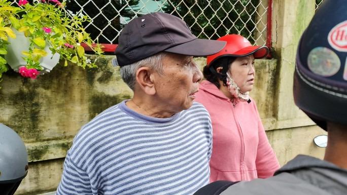 Nhân chứng kể lại lúc khói lửa bao trùm con hẻm, dùng búa tạ phá khóa cứu người-3