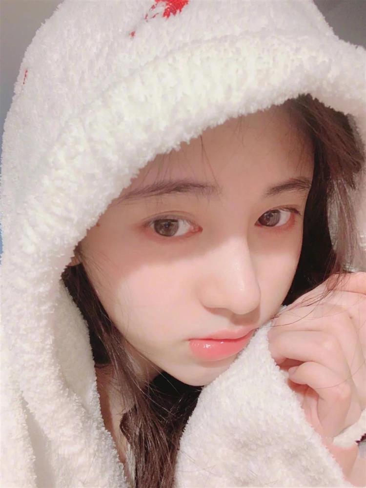 Làn da đẹp 10 điểm không có nhưng của Cúc Tịnh Y-5