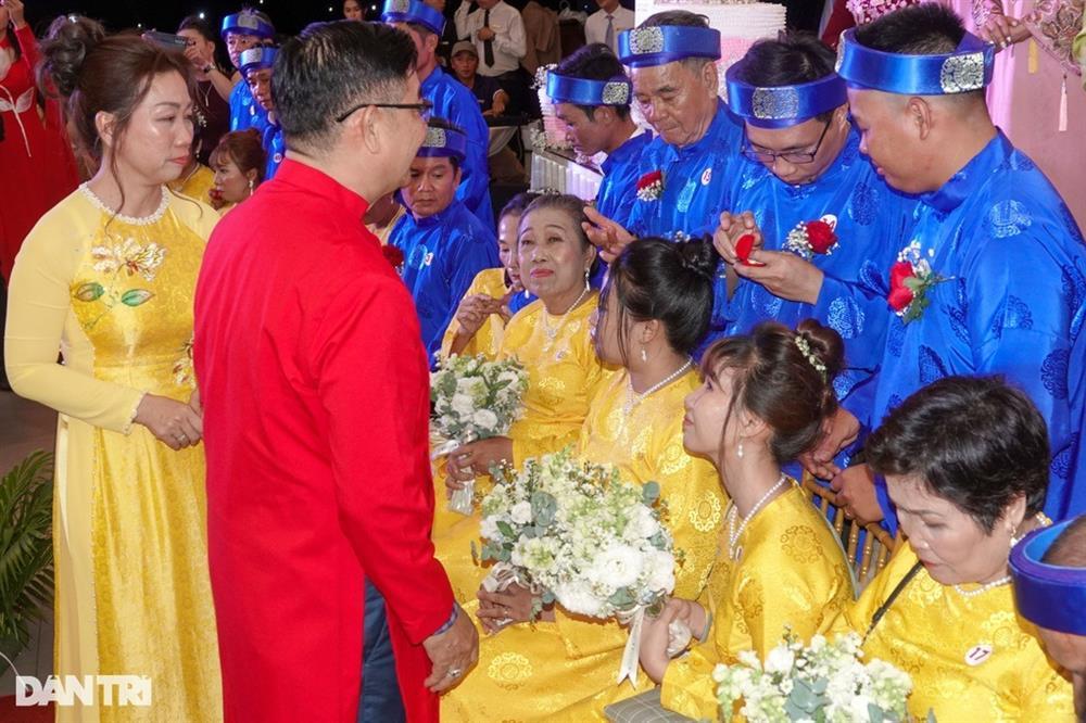 Đám cưới trên xe lăn của người mẹ từng muốn ôm con nhảy sông-5