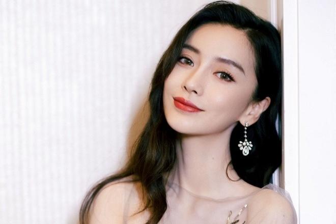 Lời bênh vực của câu lạc bộ thoát y giúp Angelababy thoát cảnh phong sát?-4