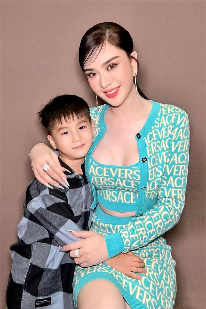 Lâm Khánh Chi: Đã là ca sĩ nổi tiếng 25 năm, giờ tôi muốn được là cô gái đẹp-6