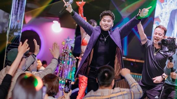 Bị nói hát sân khấu chuồng gà, Du Thiên và dàn sao phản ứng gay gắt-1