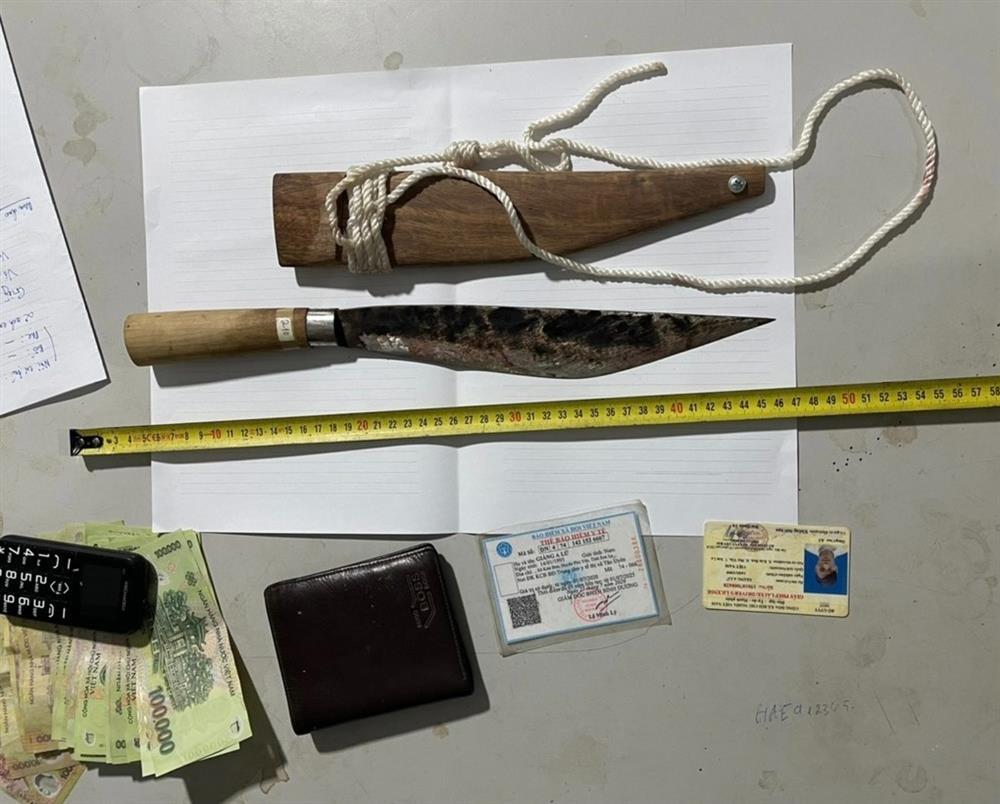 Mâu thuẫn gia đình, chồng dùng dao nhọn đâm vợ tử vong-2