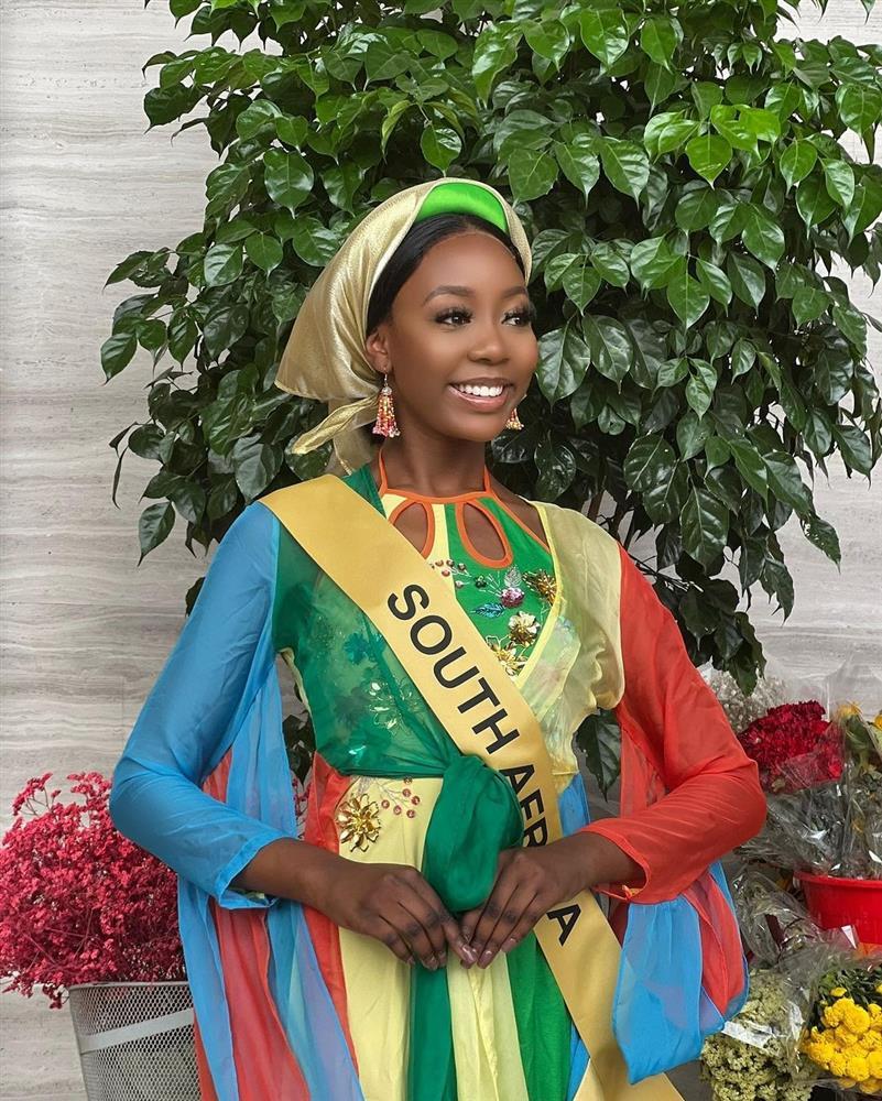 Người đẹp mất 40 giờ đồng hồ để tới Việt Nam thi Hoa hậu Hòa bình-4