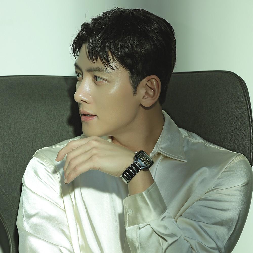 Nam thần hành động cao 1m82, U40 trẻ trung ngỡ ngàng, body vẫn thuộc hàng cực phẩm-4