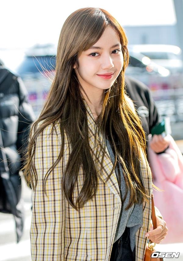 Nữ ca sĩ Malaysia gây sốt vì giống Lisa (BlackPink)-6