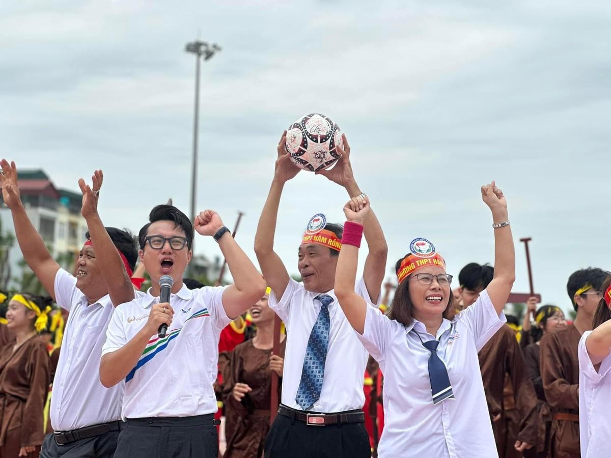 Nam MC kể bị khán giả Thanh Hóa nuốt chửng khi Lê Xuân Mạnh thắng Đường Lên Đỉnh Olympia-1