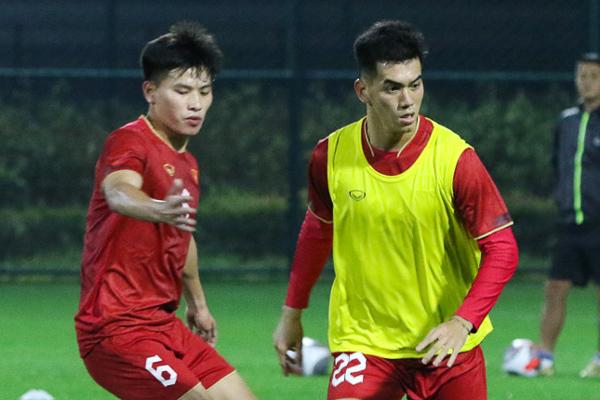Tuyển Việt Nam: Phía sau chiếc thẻ đỏ xấu xí của Tiến Linh-3