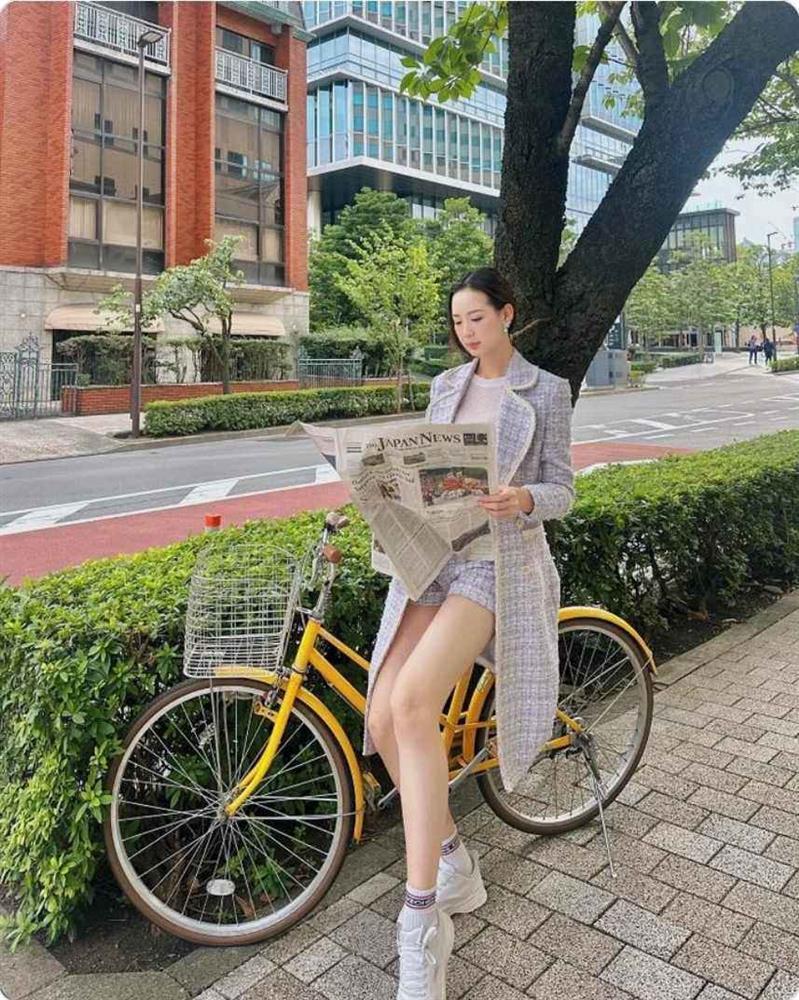Hoa hậu 1m86 Bảo Ngọc thích mặc short ngắn vi vu nước ngoài-2