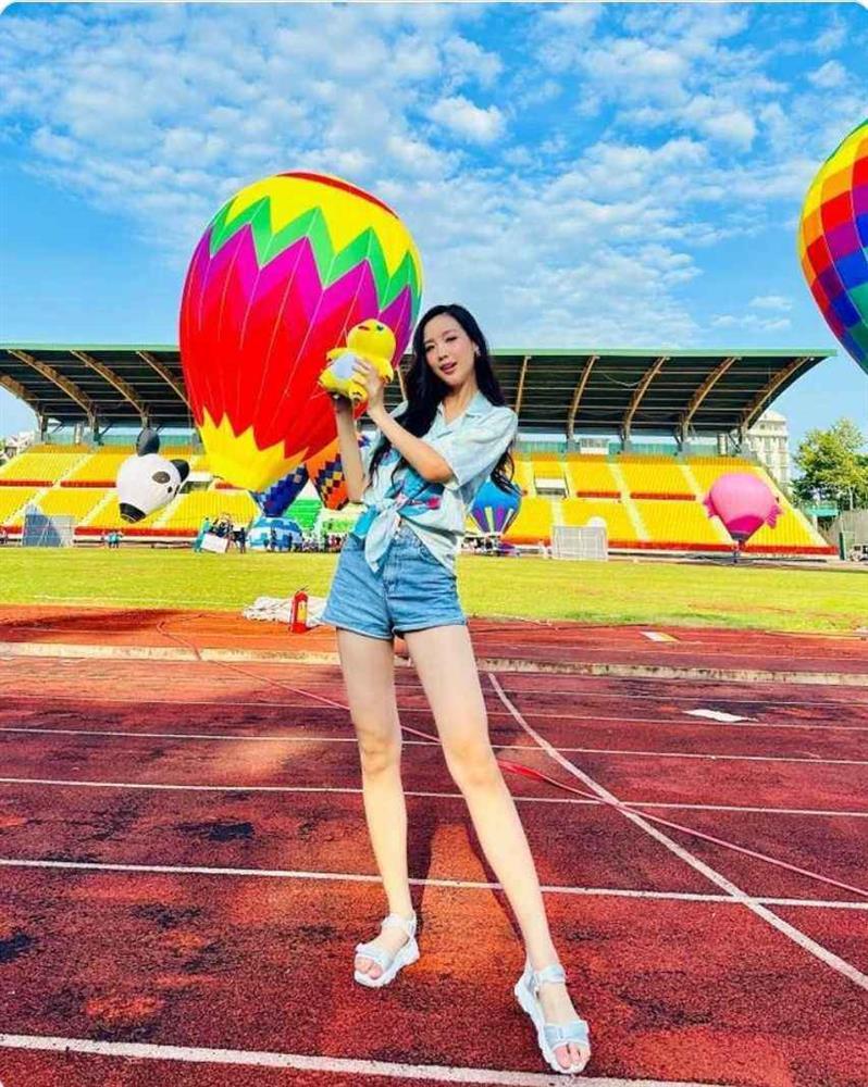 Hoa hậu 1m86 Bảo Ngọc thích mặc short ngắn vi vu nước ngoài-8