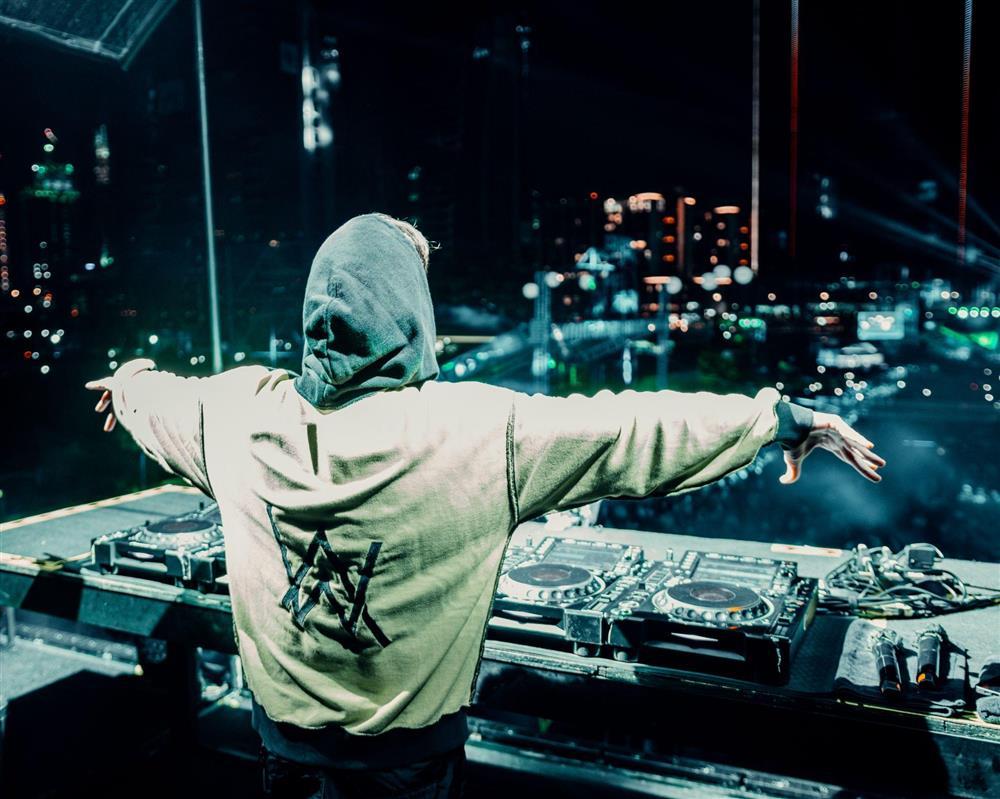 Alan Walker mang loạt hit tỷ view tới đại tiệc Kennation-5