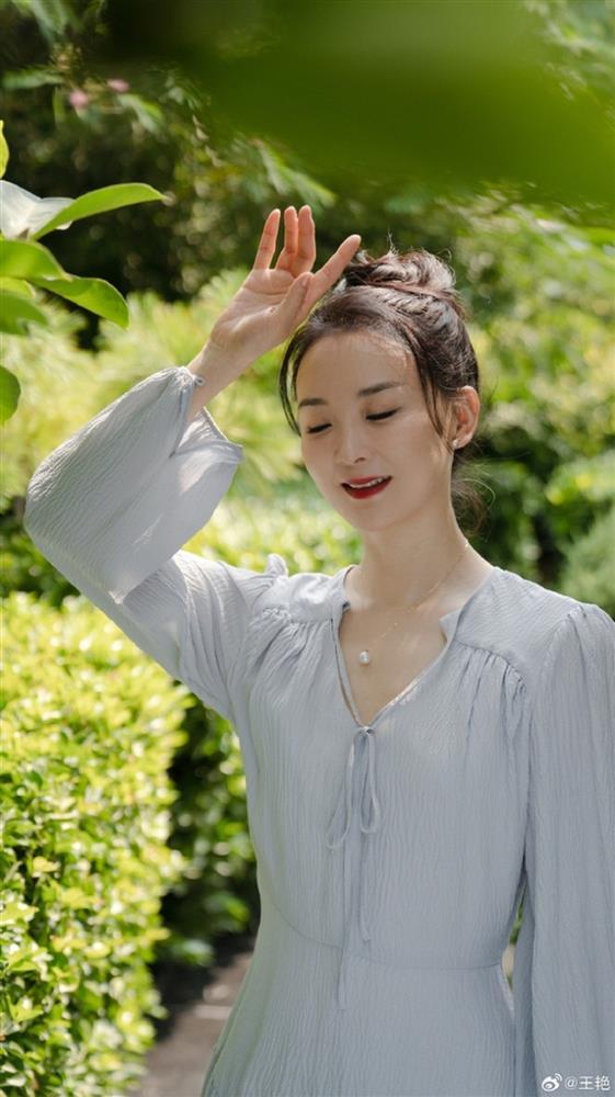 Chồng đại gia gặp khó khăn, mỹ nhân Hoàn Châu Cách Cách tìm cách mưu sinh-3