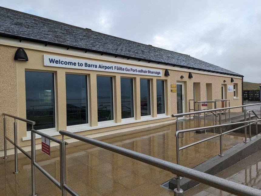 Sân bay nhỏ nhất thế giới: Đẹp và bình yên mê hồn, tới giờ bay không nỡ rời xa-1