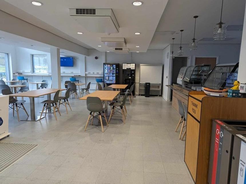 Sân bay nhỏ nhất thế giới: Đẹp và bình yên mê hồn, tới giờ bay không nỡ rời xa-3