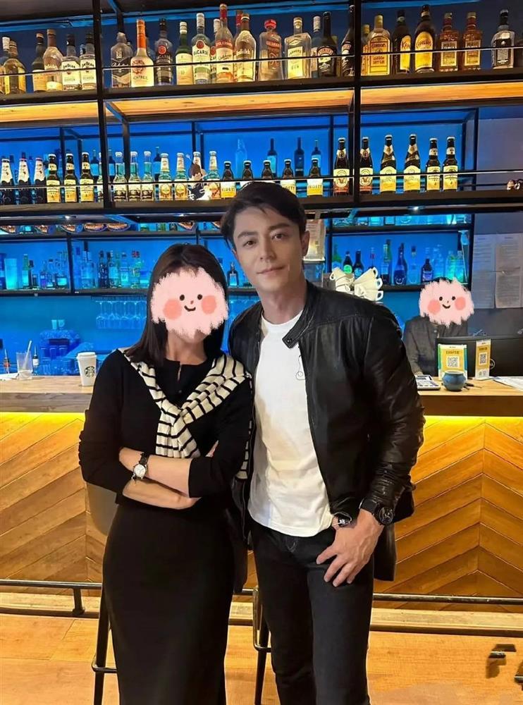 Trở lại màn ảnh sau 4 năm vắng bóng, Hoặc Kiến Hoa có hành động ngỡ ngàng với một fan nữ-3