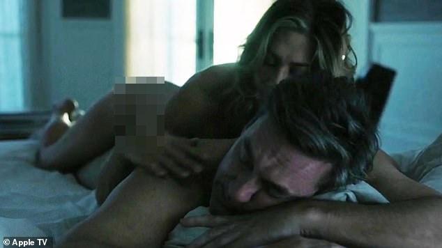 Brad Pitt's ex-wife causes fever with her 54-year-old figure in nude scene-1