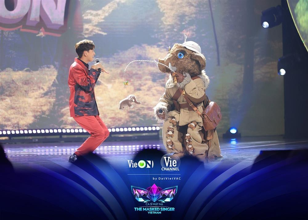 Ca sĩ mặt nạ tập 10: Voi Bản Đôn kết hợp hiện tượng Rap Việt, Trấn Thành tuyên bố một điều-1