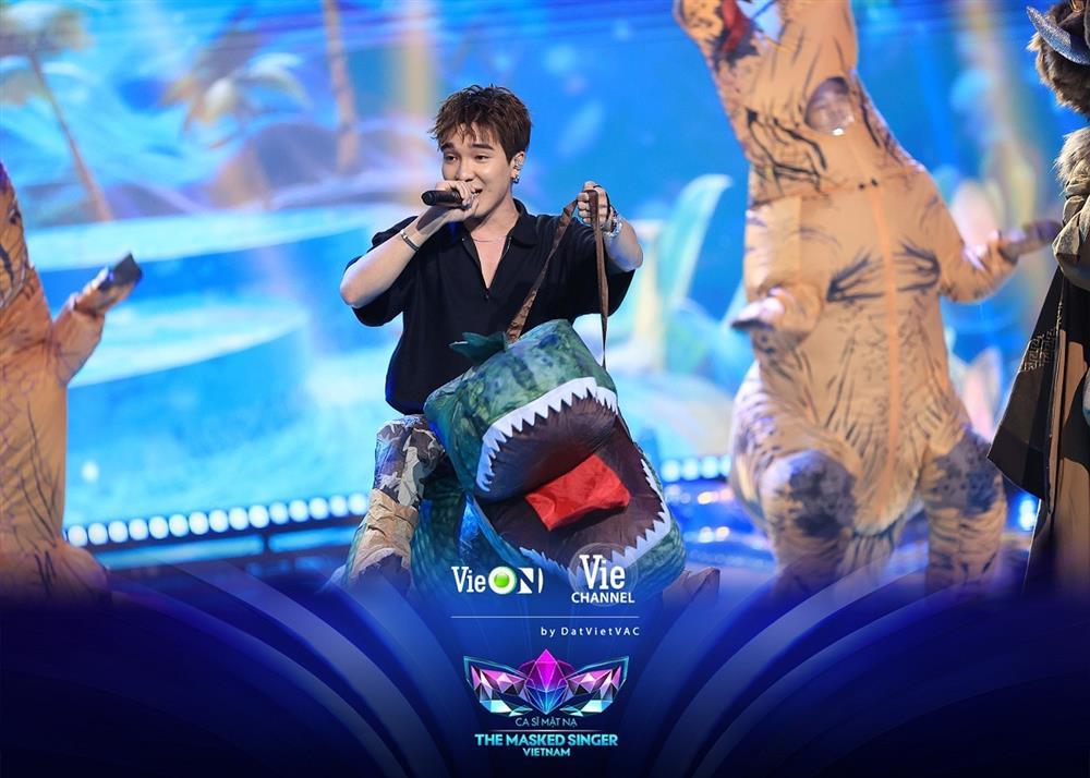 Ca sĩ mặt nạ tập 10: Voi Bản Đôn kết hợp hiện tượng Rap Việt, Trấn Thành tuyên bố một điều-2