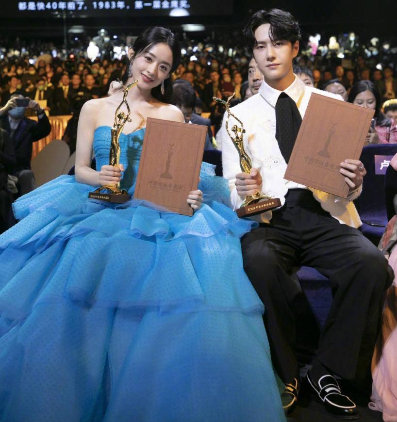 Rộ tin Triệu Lệ Dĩnh hẹn hò đàn em Vương Nhất Bác kém 10 tuổi-2