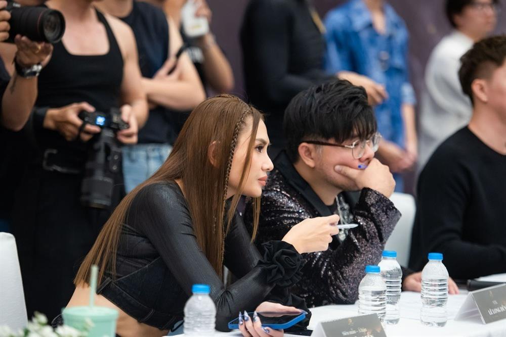 Khánh Vân, Võ Hoàng Yến mặc trang phục cá tính, đọ dáng khi làm giám khảo-8