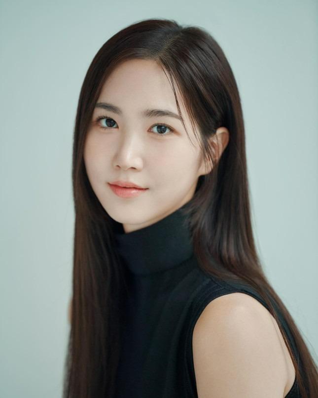 Bạn thân Han So Hee chính thức lên xe hoa, netizen hóng cận cảnh màn hội tụ của các visual siêu đỉnh-1
