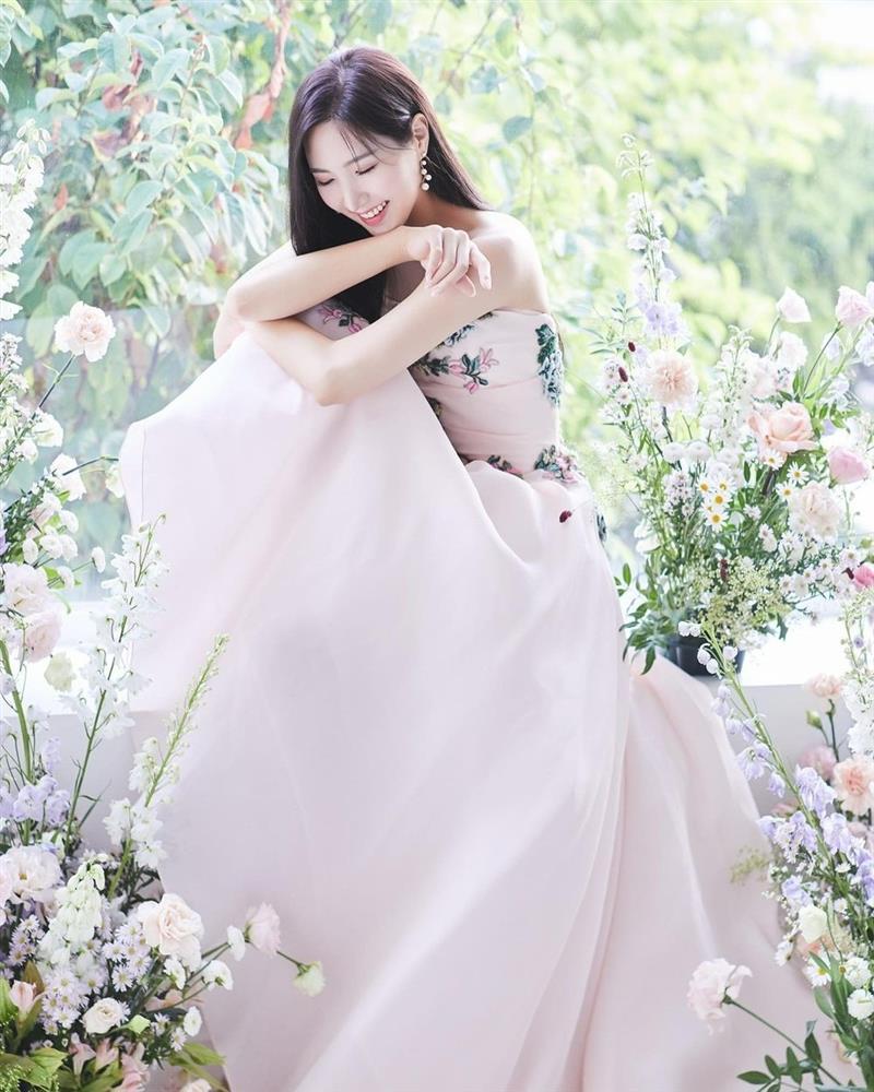 Bạn thân Han So Hee chính thức lên xe hoa, netizen hóng cận cảnh màn hội tụ của các visual siêu đỉnh-4
