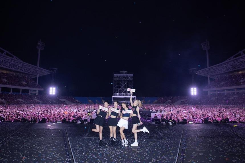 Touring Data công bố doanh thu concert BLACKPINK Hà Nội lên đến 334 tỷ đồng, cao gấp 3 lần Seoul!-1