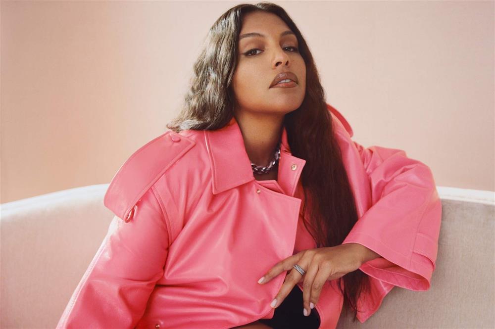 Nữ người mẫu ngoại cỡ đắt giá từng bật khóc vì thân hình quá khác biệt-8