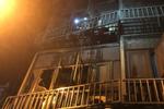 Người hùng bật tường cứu 6 người trong ngôi nhà cháy ở Hà Nội-6
