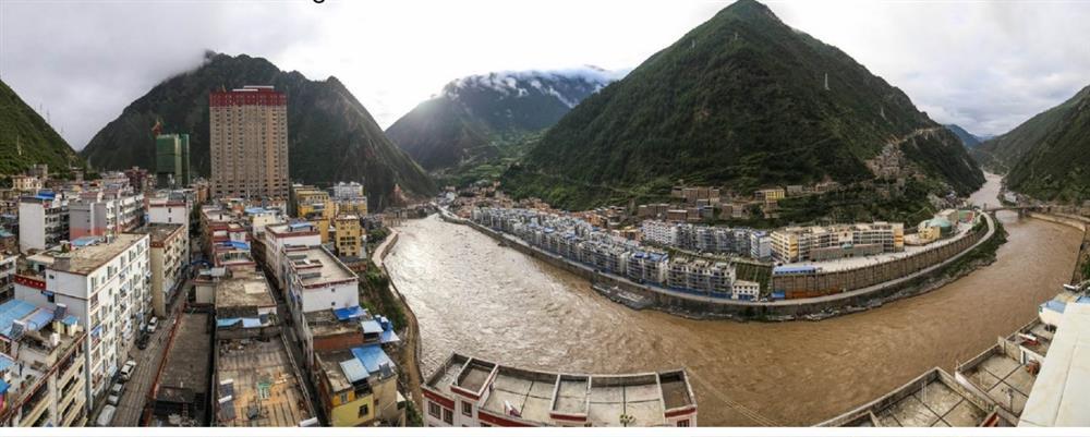 Kì lạ thành phố hẹp nhất thế giới, có chỗ chỉ rộng 30m-7