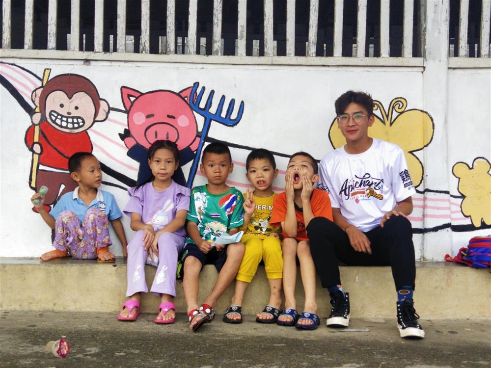 Chàng trai Việt lái xe máy 28 ngày dọc xứ chùa Vàng, đến Hà Giang của Thái Lan-7