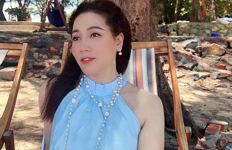 Vẻ đẹp mặn mà của 2 tú bà làm chủ quán nước, nhà hàng trên phim VTV-14