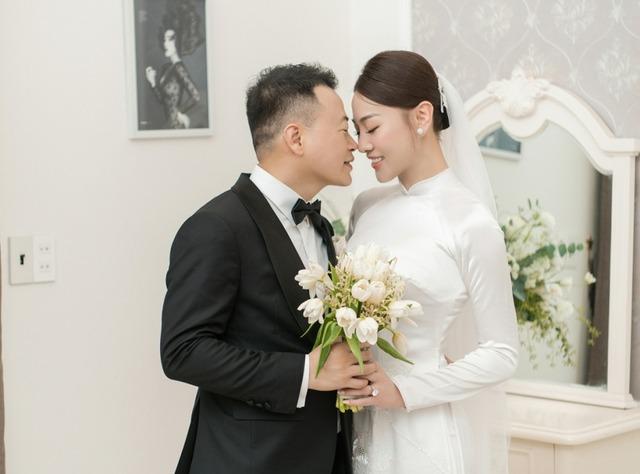 Shark Bình - Phương Oanh trước thềm đám cưới: Cô dâu bất ngờ lộ thông tin mang thai 2 tháng-1
