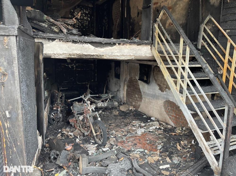 Người hùng bật tường cứu 6 người trong ngôi nhà cháy ở Hà Nội-5