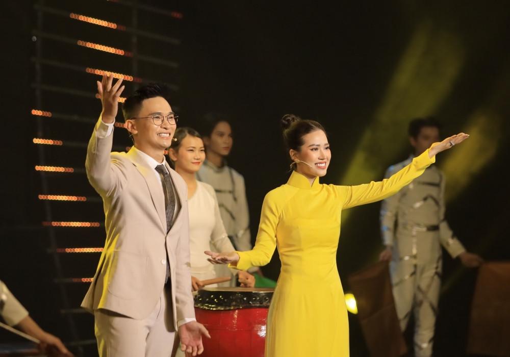 MC Thu Hà kể sự cố bất ngờ, không nuối tiếc khi giành giải Én Bạc 2023-2