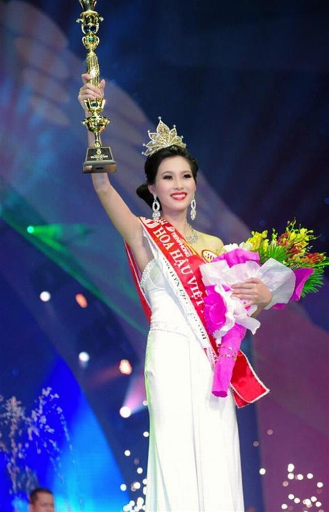 Nhìn lại phần thi trả lời ứng xử của các Hoa hậu Việt Nam hơn 10 năm qua-2
