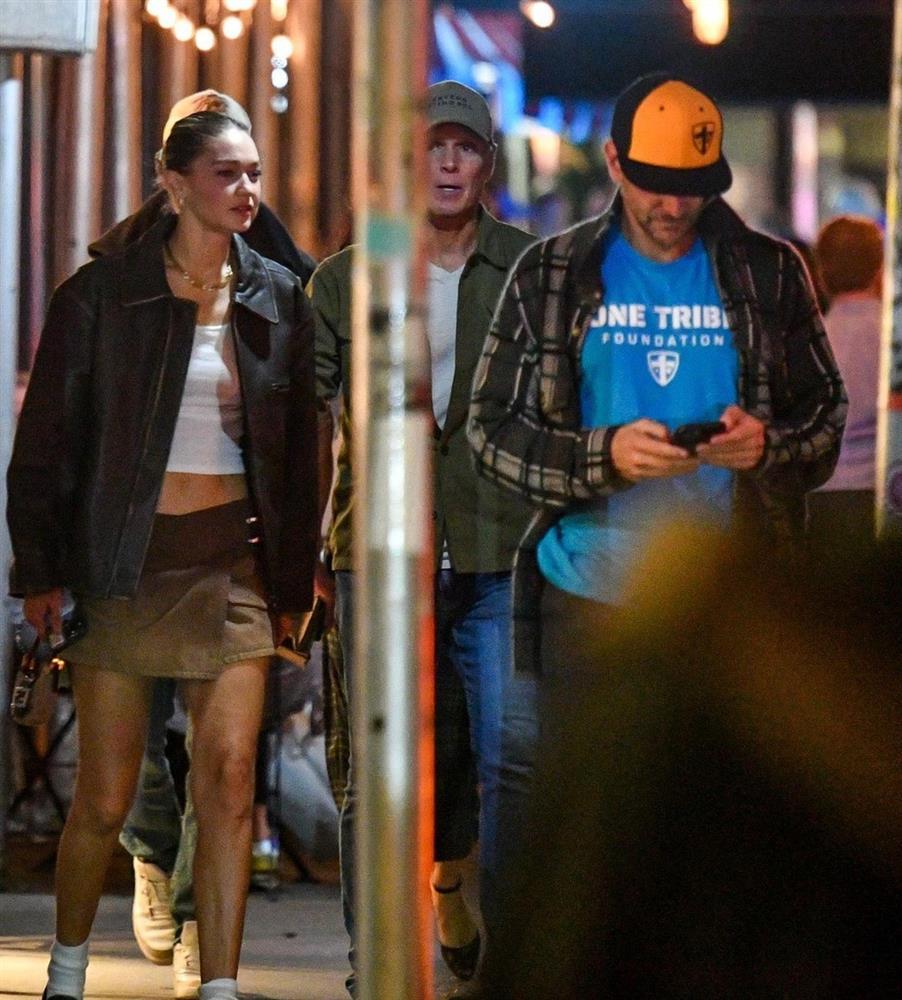 Siêu mẫu từ chối hẹn hò Leo DiCaprio để tìm hiểu tài tử đã có con riêng-2