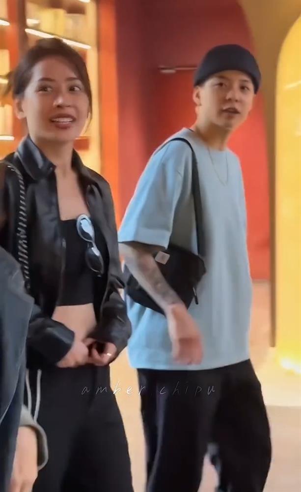 Fan bắt gặp Chi Pu và Amber sử dụng đồ đôi khi đi chơi riêng-2
